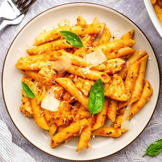 MUSCLE UP Tomato and Capsicum Pesto Chicken Pasta
